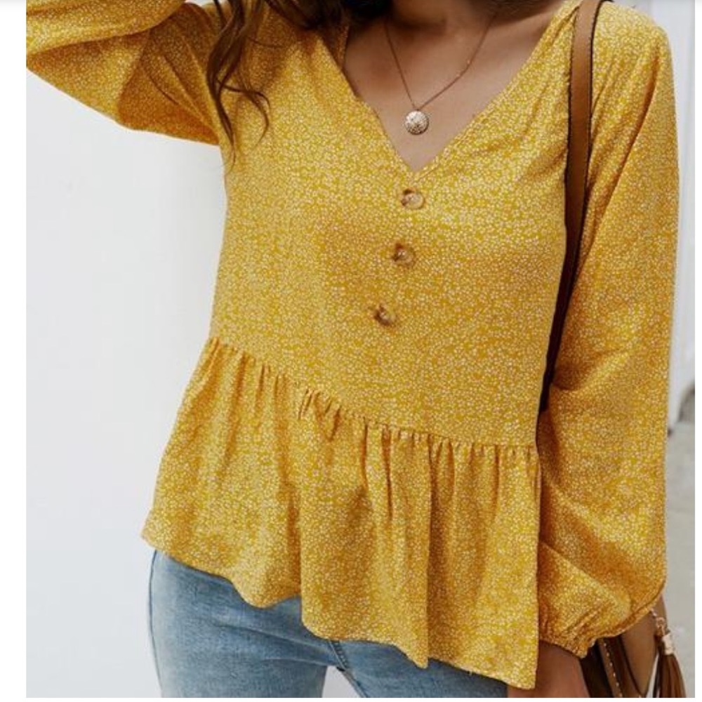 NEW medium yellow light weight top floral design